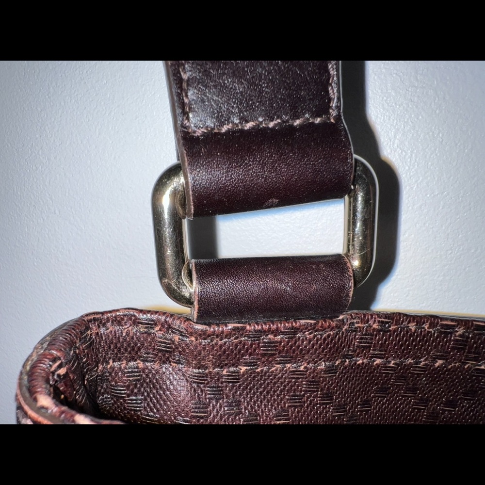 💎 SOLD - GUCCI Diamonte Embossed Leather Slim Zip Closure Crossbody Authentic! - Picture 15 of 16